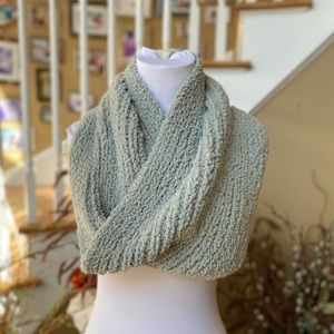 Kendall & Kylie Green Criss Cross Infinity Scarf